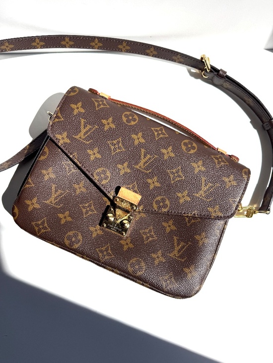 Louis Vuitton Handbags - Louis Vuitton Pochette Metis Monogram Top Handle Crossbody Bag